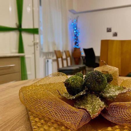 Σουρεαλ Διαμερισμα Δίπλα Στην Πόλη Του Ναυπλίου Nafplio Exterior foto