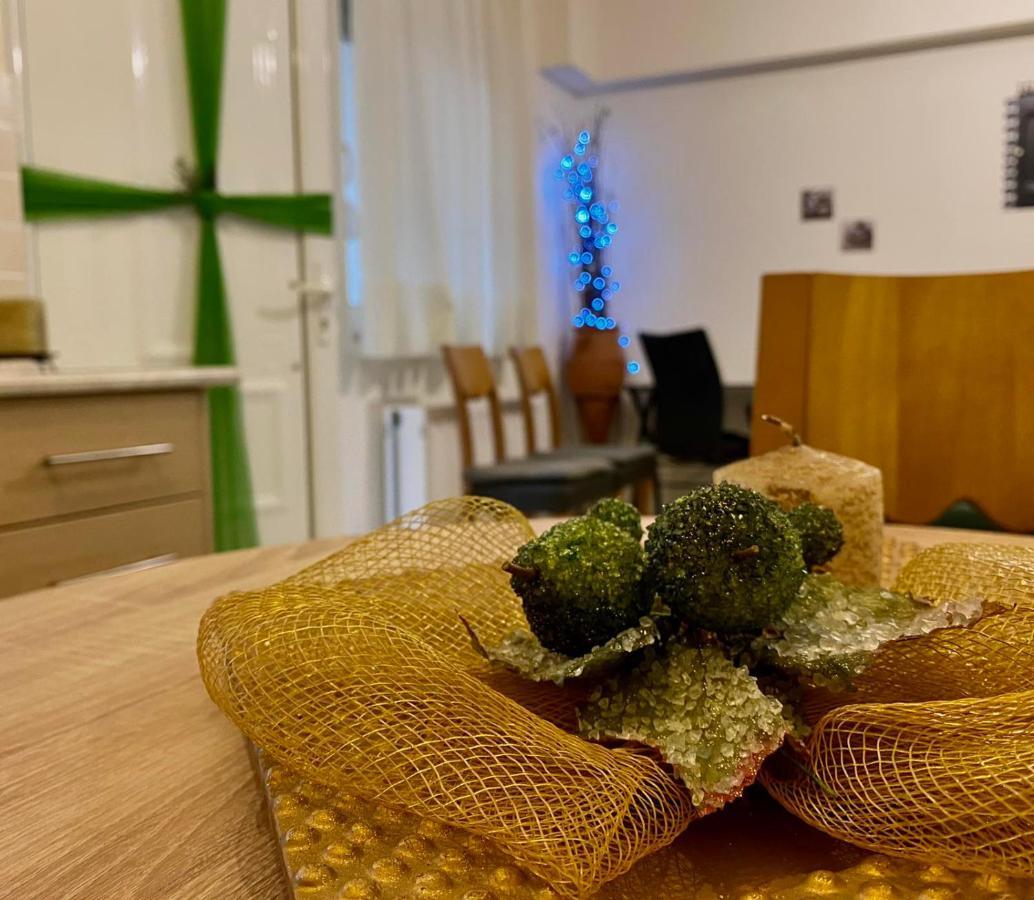 Σουρεαλ Διαμερισμα Δίπλα Στην Πόλη Του Ναυπλίου Nafplio Exterior foto